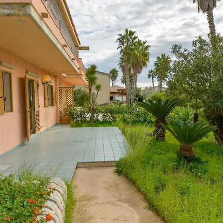 Lovely In With Outdoor Swimming Pool Holiday home Ragusa