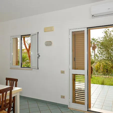 Lovely In With Outdoor Swimming Pool Holiday home Ragusa